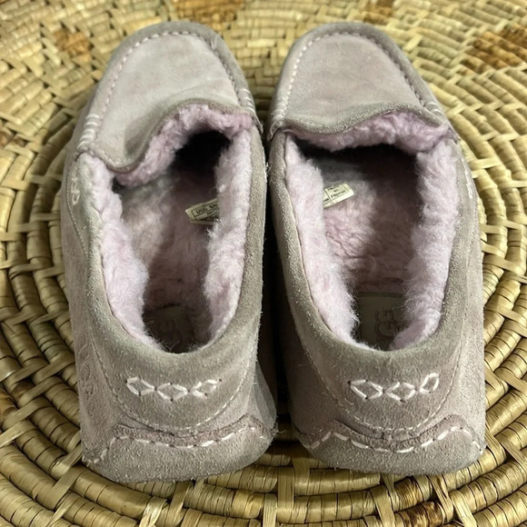 UGG Ansley Slippers - Picture 3 of 6